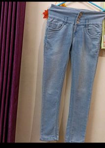 4 Button Jeans 👖
