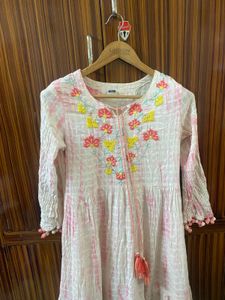 Embroidered Floral Kurta