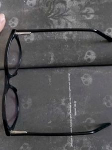 Black 👓