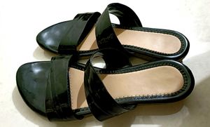 Flat Footwear