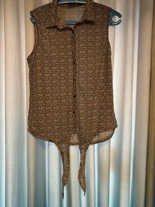 Vintage-Inspired Top: With A Tie Front Detail