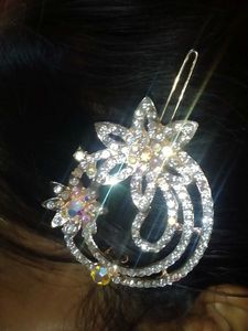 Sparkling Floral Hair Clip