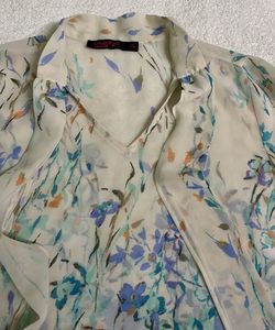 109 F Cute Floral Top 😍