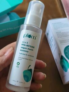 Cica &amp; HYA- BETAINE VEGAN MUCIN ESSENCE