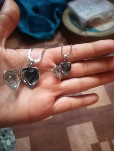 Accessory pack of 24 things