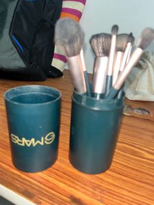 Mars makeup brush set