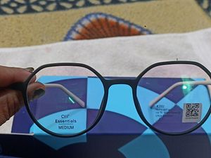 Lenskart Blu Fram New With TG