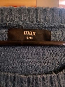 Stylish Blue Knit Sweater