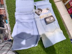 American Eagle Light Wash Jeans