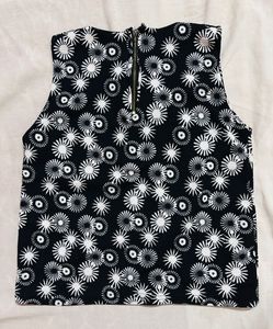 Floral Sleeveless Keyhole Top