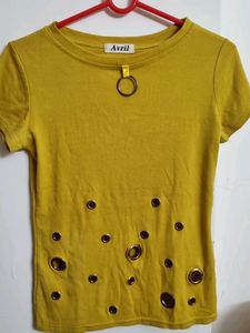 Mustard T-shirt with Rings