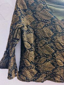 🌿 Elegant Black &amp; Golden Lace Top 🌿