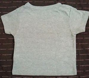 KIDS T-SHIRT EXTREMELY NEW