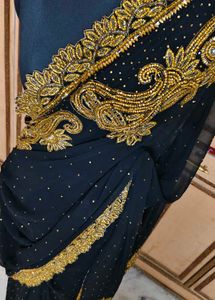 expansive 🔥 daimond work Black &amp; Gold Saree