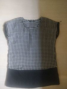 Causal Wear Shirts ( Crop Tops Xs Size )