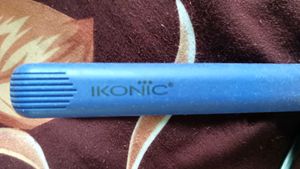 Iconic Mini Professional Crimper