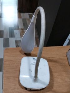 Tabel lamp with finger touch on and off