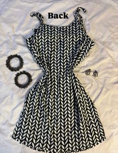 Black &amp; White Print Tie Knot Short Kurti