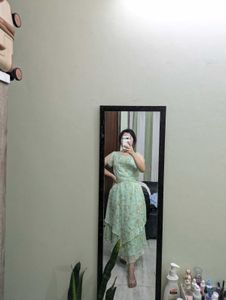 Latin Quarters Floral Green Dress