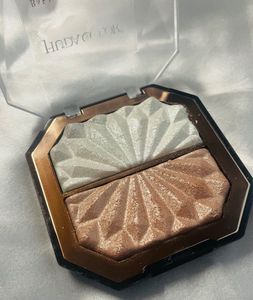 HUDA Beauty Highlighter