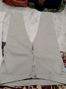 4 Pants 2 Shirts Combo