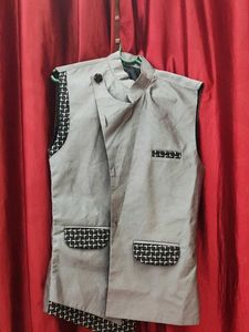 Sleeveless Ethnic Jacket