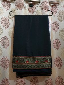 Elegant Dark Grey Saree✨