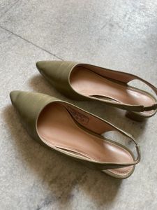 Van Heusen Sandals