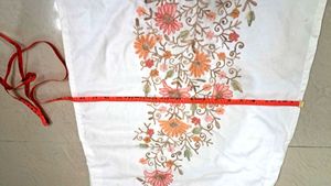 Kashmir  Kurti  White .embroidery  Work.