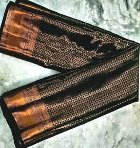 Dark Green Saree With Copper Zari