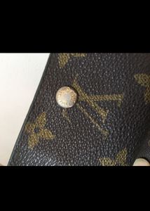 Imitation Leathered Louis Vuitton Chain Holder
