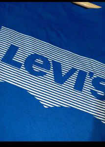 Levi&#39;s T-shirt 99/- Only