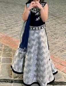 Girl's Navy Blue And Grey Lehenga Set For 5-6 Year