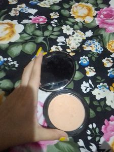 Used  Faces Canda Fix Powder