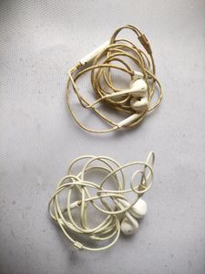 Original  Earphones X 2 ( Right Side Faulty)