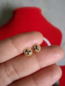 Stud Earrings Gold