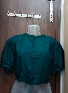 Green Crop Blouse Top With Neck Look