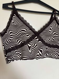 H&amp;M RIBBED DETAIL TOP