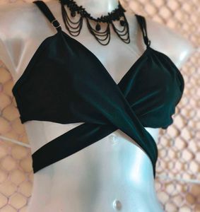 Size M/L 🎊🥳Buy 1 Get One Free🥳🎊Bralette Top
