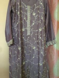 Elegant Mauve Embroidered Kurta Set