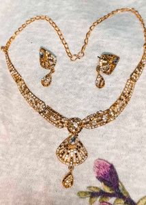 Elegant Gold Jewelry Set (Diamonds Have Come Off)