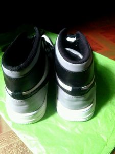 Shoe