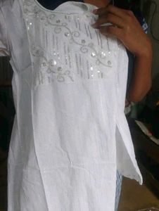 White Embroidered Kurti Top(Size L)