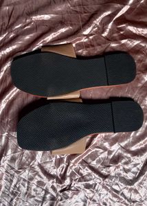 Leather Comfortable Beige Buckle Slides - Size 7