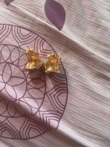 H And M Set Of Two Vibrant Earring