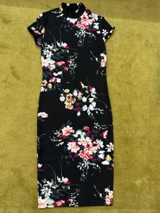 Woman fit and Flare black dress