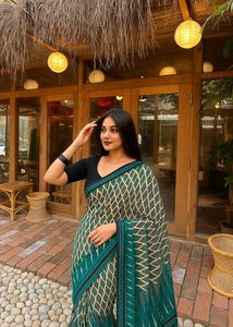 Stunning teal and beige saree🪔✨