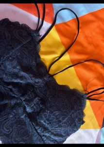 COMO of Two Lacy brallate