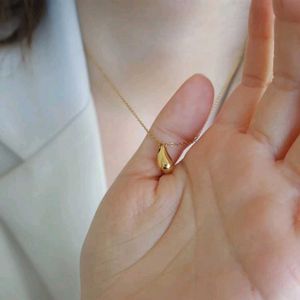 Teardrop Pendant Necklace