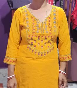 Women Pure Cotton Embroidered Straight Kurta